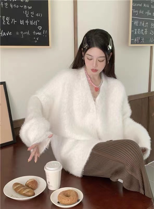Lazy style little soft waxy sweater cardigan for women autumn and winter V-neck outer sweater white furry coat
