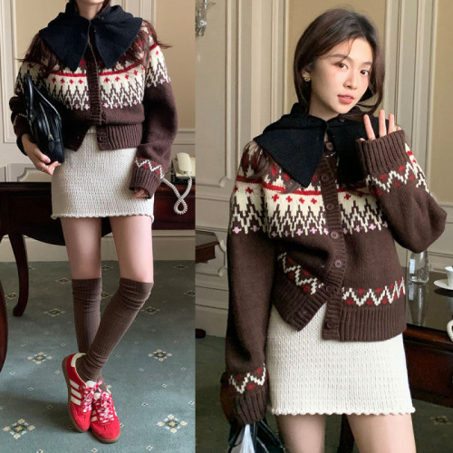 Real shot of retro American girl's contrasting color pop jacquard single-breasted knitted cardigan thick warm sweater