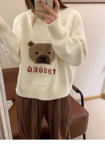 韩国小熊图案可爱针织衫女秋冬新款简约套头毛衣减龄居家款