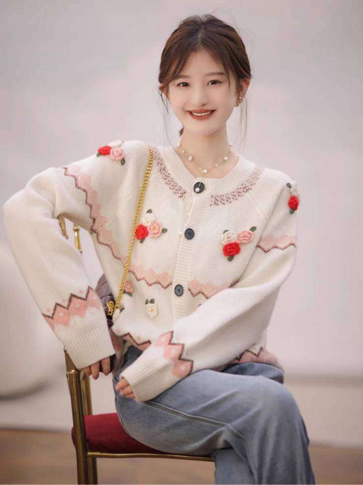 白色毛衣女秋季2023新款時髦時尚洋氣上衣設計感小眾開衫針織外套