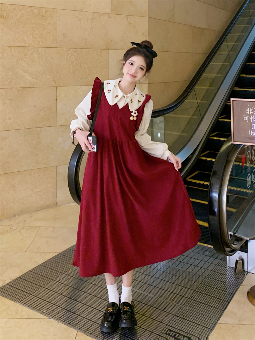 Actual shot of corduroy autumn new suspender dress loose slimming doll collar embroidered shirt two-piece suit for women
