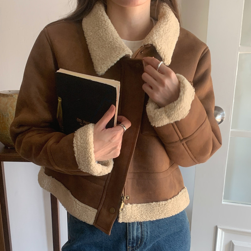 Real shot of Maillard’s outfit~Retro lambswool lapel coat, fur all-in-one warm jacket top