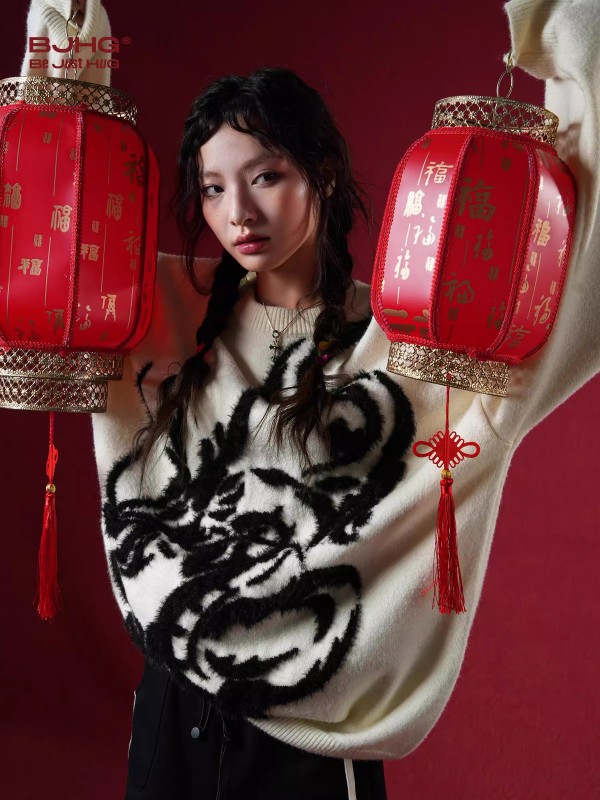 BJHG不計後果新款龍年紅色情侶毛衣男女秋冬季國潮圓領針織衫外套