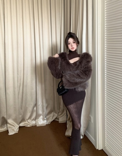 V-neck fur coat for women, short, furry, sexy coat, waistcoat + skirt, sexy slimming, see-through mesh skirt