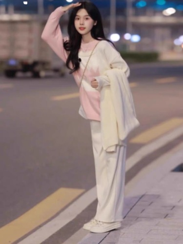 Pink Dopamine Girl Autumn  New Pure and Sweet Style Knitted Sweater Top with a Unique Tea-like Atmosphere