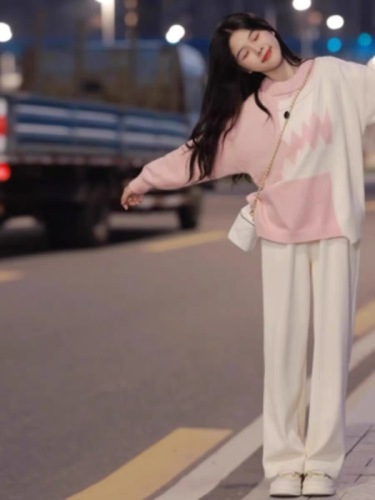 Pink Dopamine Girl Autumn  New Pure and Sweet Style Knitted Sweater Top with a Unique Tea-like Atmosphere