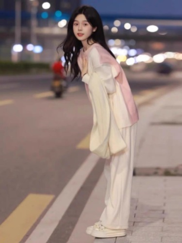 Pink Dopamine Girl Autumn  New Pure and Sweet Style Knitted Sweater Top with a Unique Tea-like Atmosphere