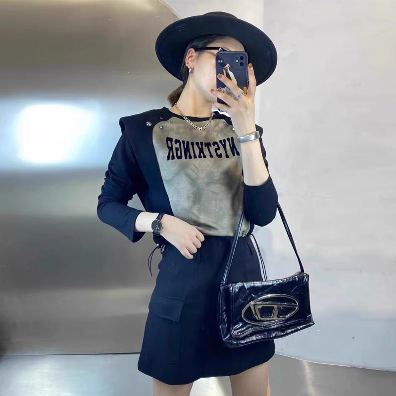 原版做工2023秋季新款時尚袖拼色字母上衣女休閒墊肩長袖T恤女