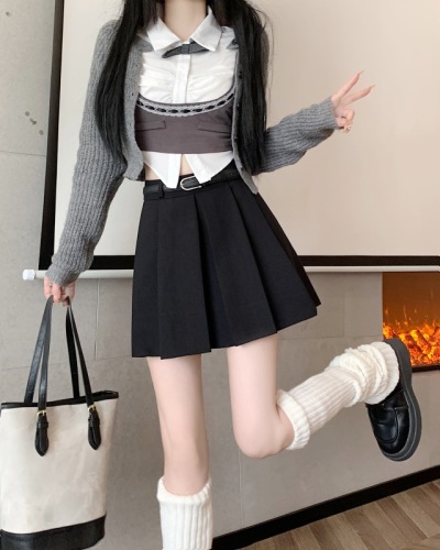 Real shot of winter temperament pleated skirt, high waist, slimming, simple A-line skirt, short skirt