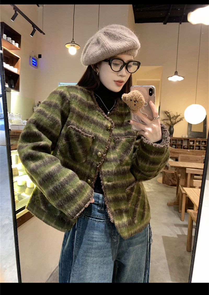 Actual shot of 2023 autumn and winter Korean version retro versatile loose small fragrance style high-end horizontal striped quilted jacket