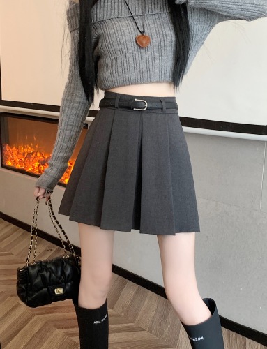 Real shot of winter temperament pleated skirt, high waist, slimming, simple A-line skirt, short skirt