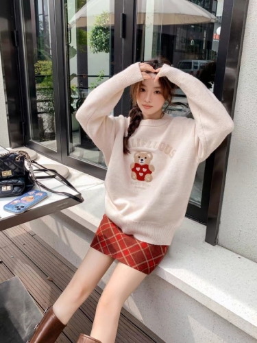 Autumn and winter retro terry embroidery teddy bear pullover sweater women's loose-fitting lazy style heavyweight crewneck knitwear
