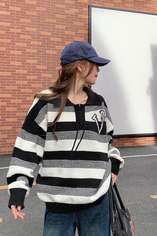 楊泡泡 黑白翻領條紋毛衣女秋季新款寬鬆韓版慵懶風針織上衣