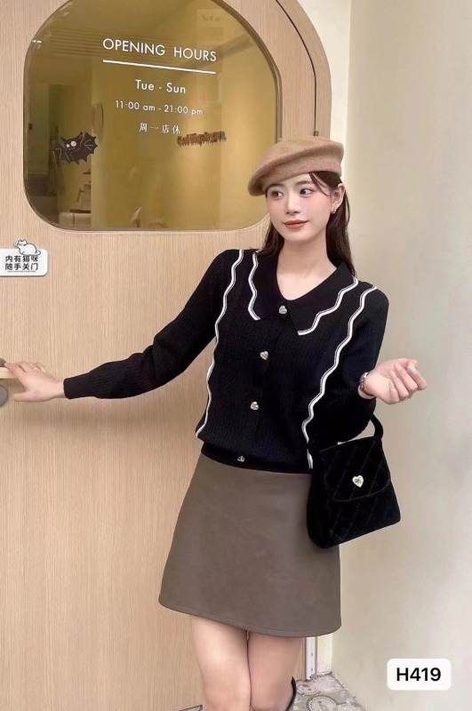 秋冬新款設計感洋氣減齡娃娃領拼接花邊鏤空長袖上衣女