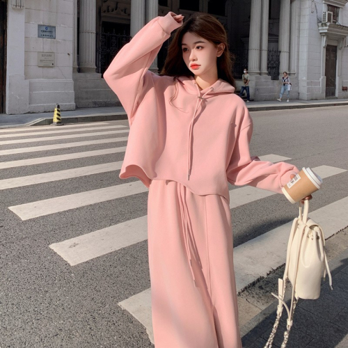 盐甜系穿搭时尚粉色卫衣套装女秋冬新款休闲显瘦气质半身裙两件套