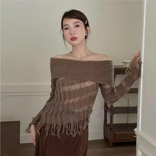 Retro one-line collar off-shoulder sweater for women in autumn design niche waist slimming long-sleeved hollow fringed top