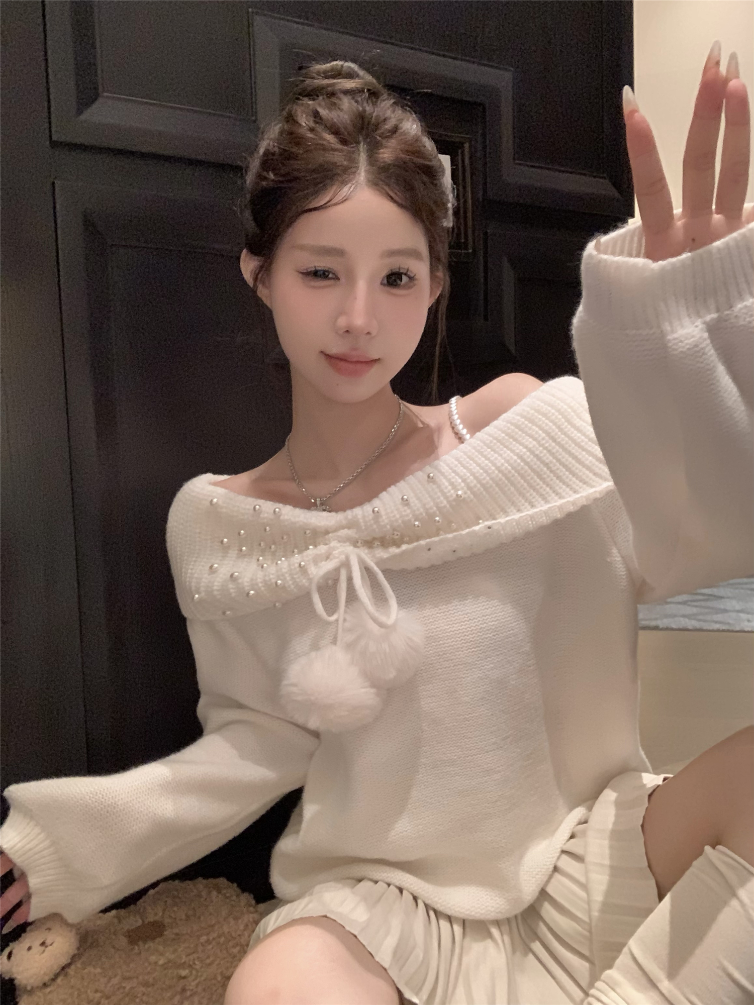 Actual shot ~ Ice and Snow Lovers early autumn long-sleeved lazy sweater top for women with design one-shoulder sweater