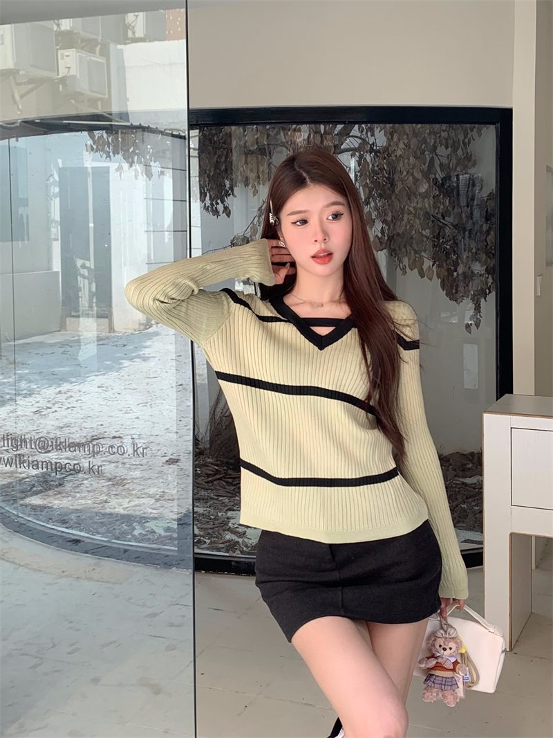 實拍秋冬新款韓版氣質條紋V領坑條長袖針織衫女打底衫T恤上衣