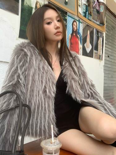 Actual shot of Korean style slimming imitation fox fur braided fringed fur short V-neck raccoon fur coat