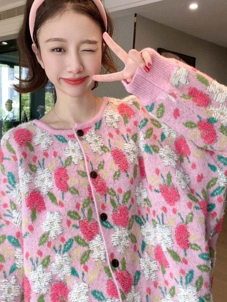 Gentle wind long-sleeved single-breasted round-neck sweater for women in autumn loose slimming sweater sweet age-reducing top