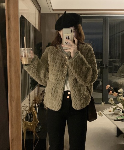 Real shot of 2023 autumn and winter new Korean style temperament small fragrant style fur one-piece fur coat
