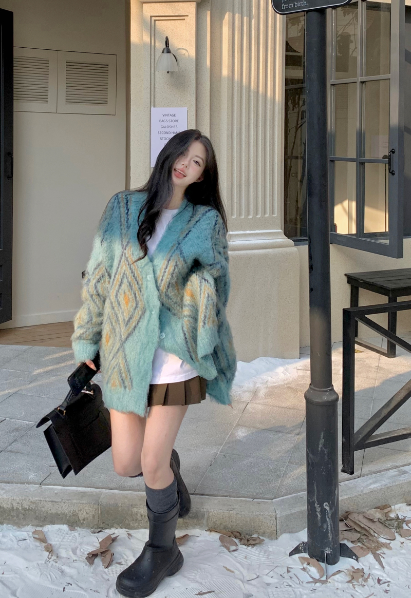 Real shot of autumn and winter retro long wool knitted cardigan for women loose lazy thick sweater jacket