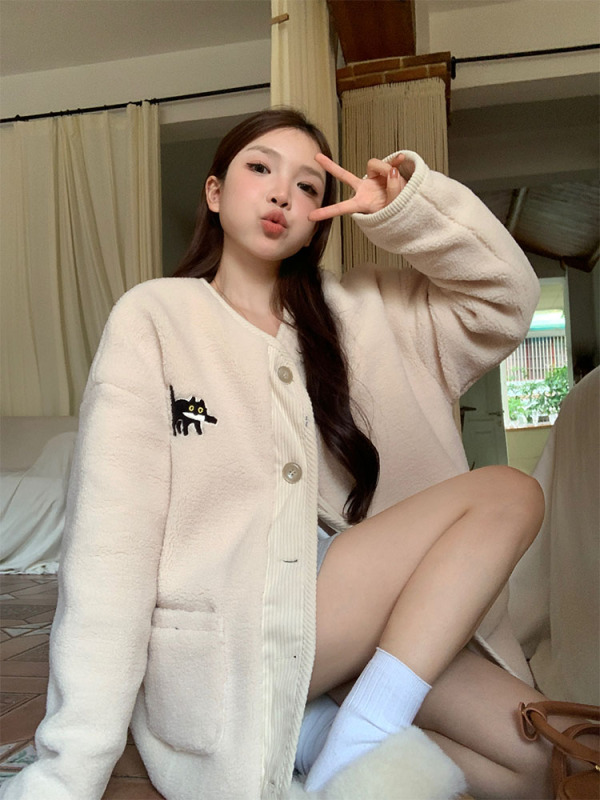 實拍 元氣少女秋冬暖呼呼羊羔毛夾棉繡花保暖外套