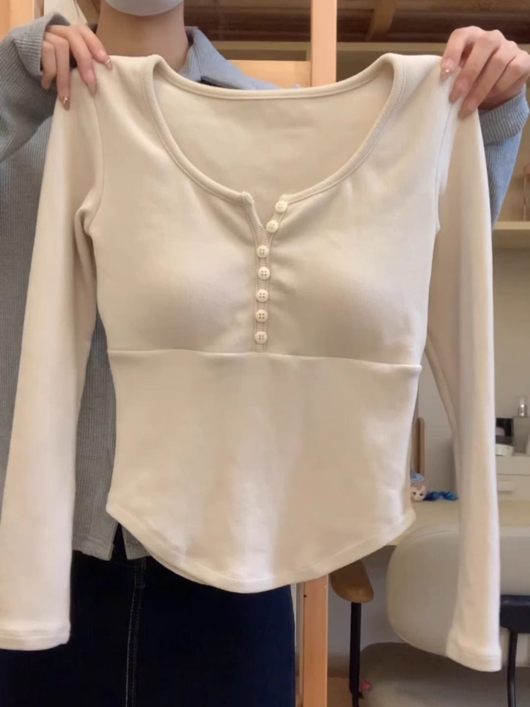 Official picture Autumn and winter short style round neck slimming bottoming shirt with chest pad long sleeve T-shirt women's slim short top