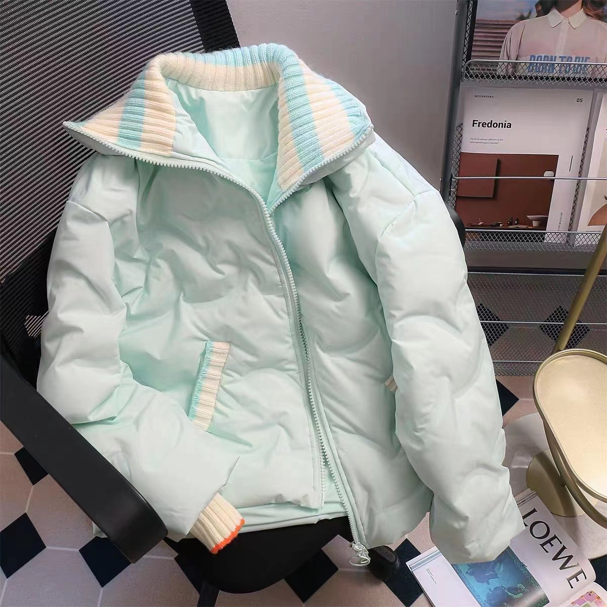 Korean style gentle style and unique niche design thickened coat for women in autumn and winter loose retro mint green down jacket