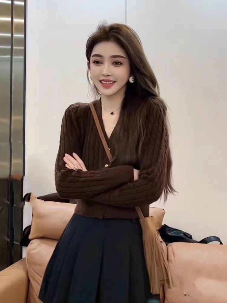 歐美風秋冬新款氣質大翻領辣妹修身顯瘦露肩長袖毛衣外套女上衣