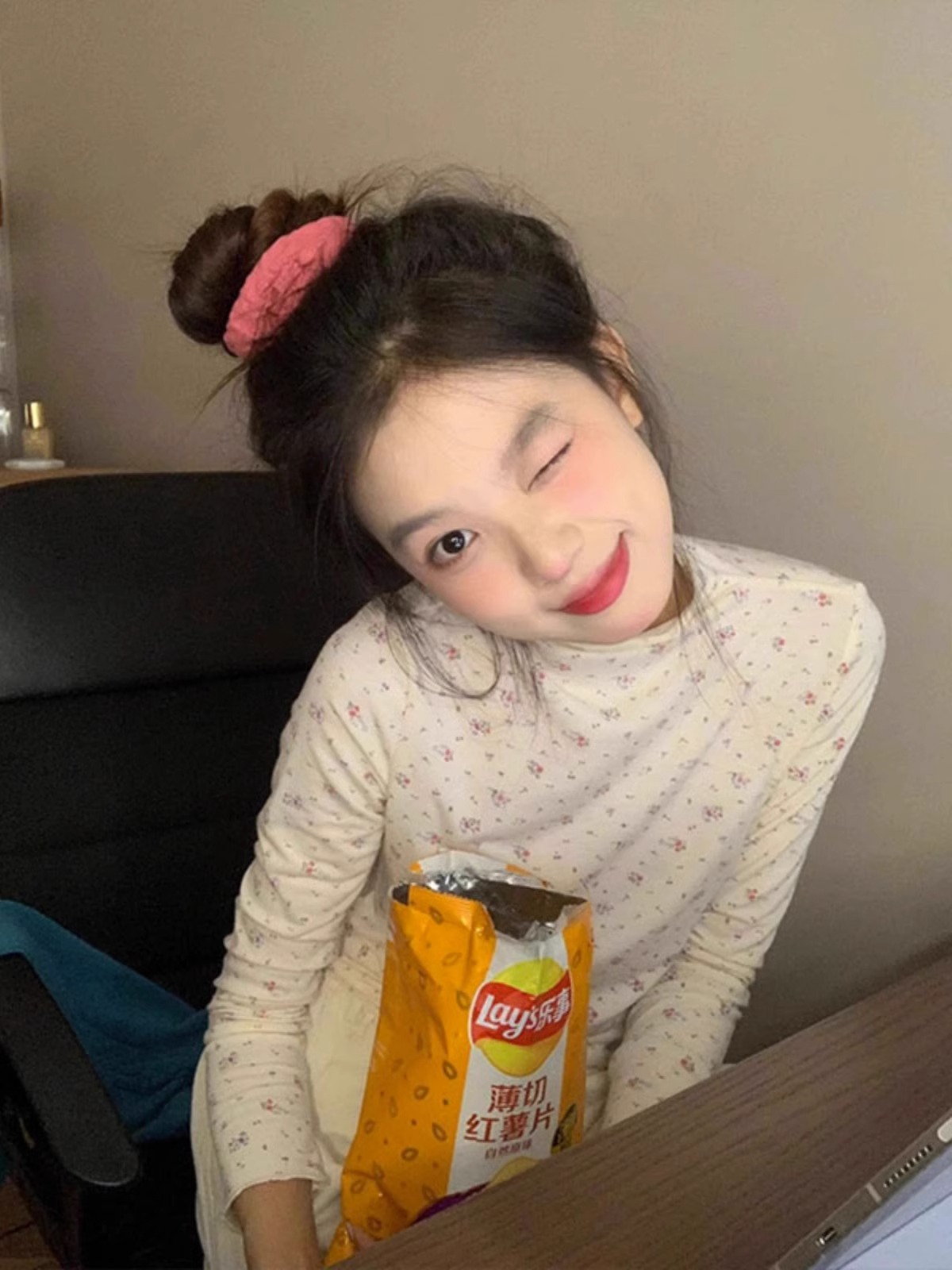 老6衣櫃德絨半高領小碎花打底衫女春秋冬修身長袖上衣女