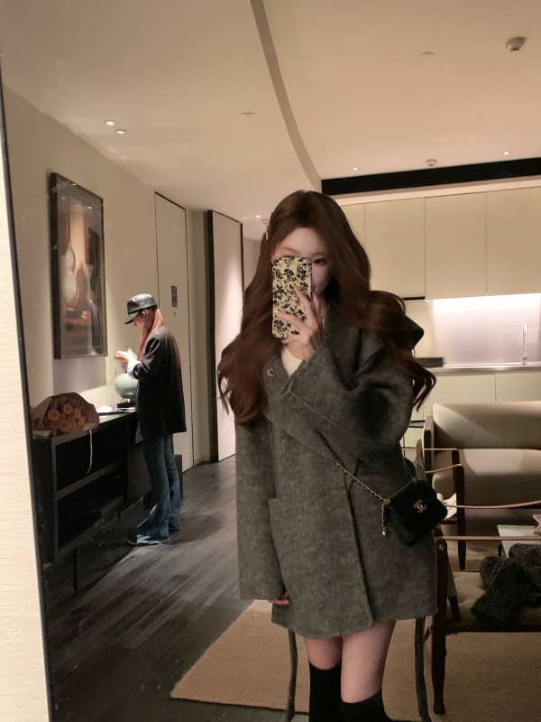 COOLLINE林子熙 自帶柔光濾鏡 絕美霧粉羊毛長絨毛連帽大衣外套女
