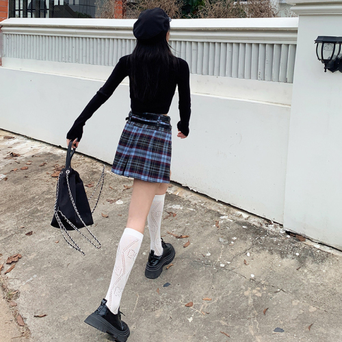 Photographed  Fall Fashion Retro Plaid A-line Skirt Versatile High-waist Bubble Butt Short Skirt