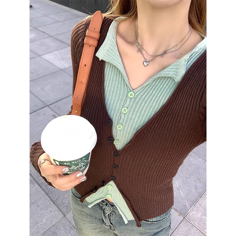 Designed fake two-piece contrasting color long-sleeved sweater for women in winter hot girl slim niche top retro bottoming shirt