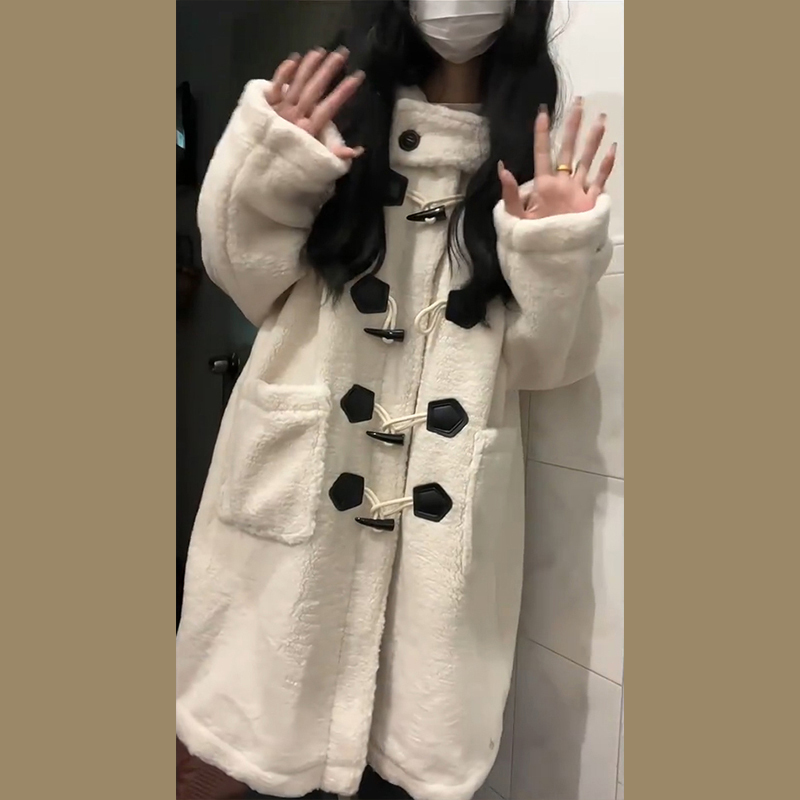 連帽羊羔毛外套女秋冬季加厚2023中長款高級感韓系牛角扣大衣