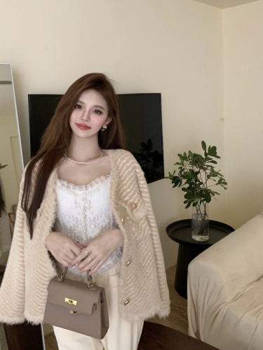 Real shot of Xiaoxiang style lady's fringed short coat for women to wear loose long-sleeved design top in autumn