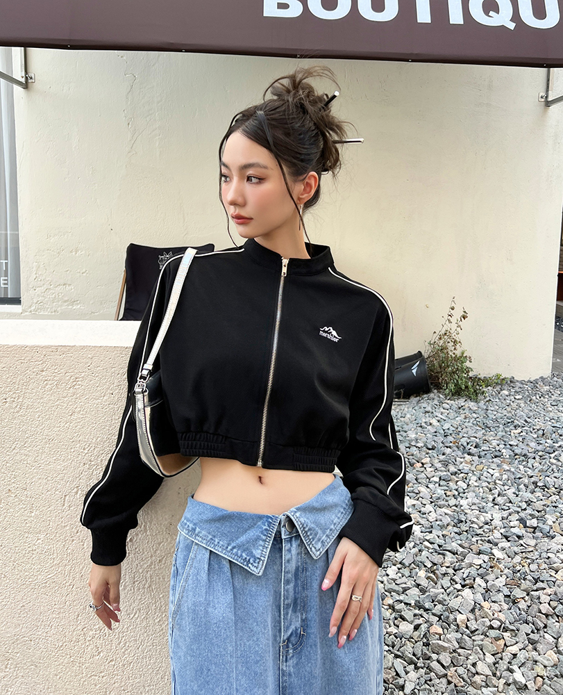 Actual shot of 2023 winter new style American college style embroidered women's loose zipper sweet and cool short jacket bf trend brand