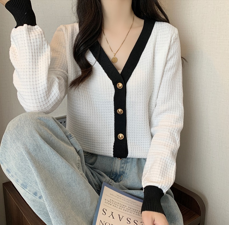 實拍秋季新款港味復古V領毛衣女設計感小眾甜美百搭顯瘦撞色針織