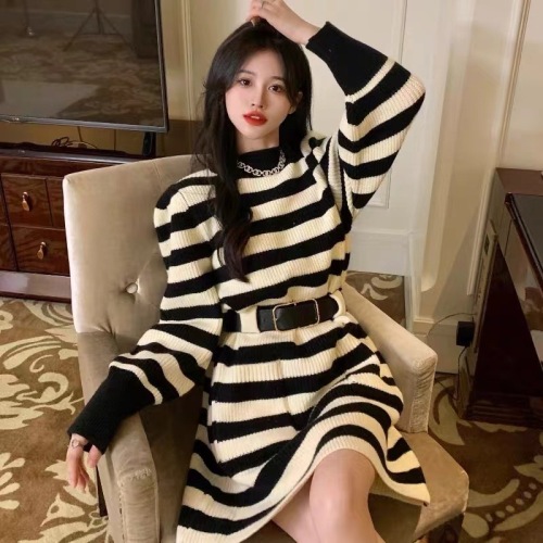 Tea break French gentle rich girl style knitted dress for women in spring, autumn and winter with coat mid-length sweater skirt