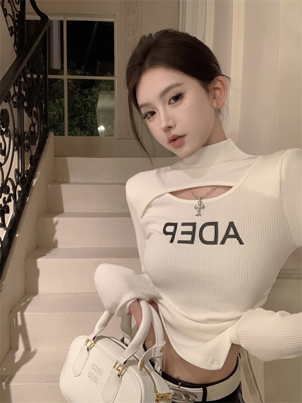 實拍～ 字母鏤空褶皺收腰長袖T恤女秋冬純色不規則短打底上衣