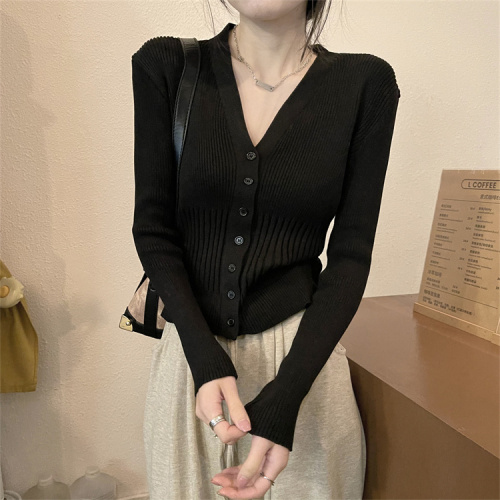 Real shot of winter soft and skin-friendly lapel strips for women, versatile Korean style slimming sweater cardigan top