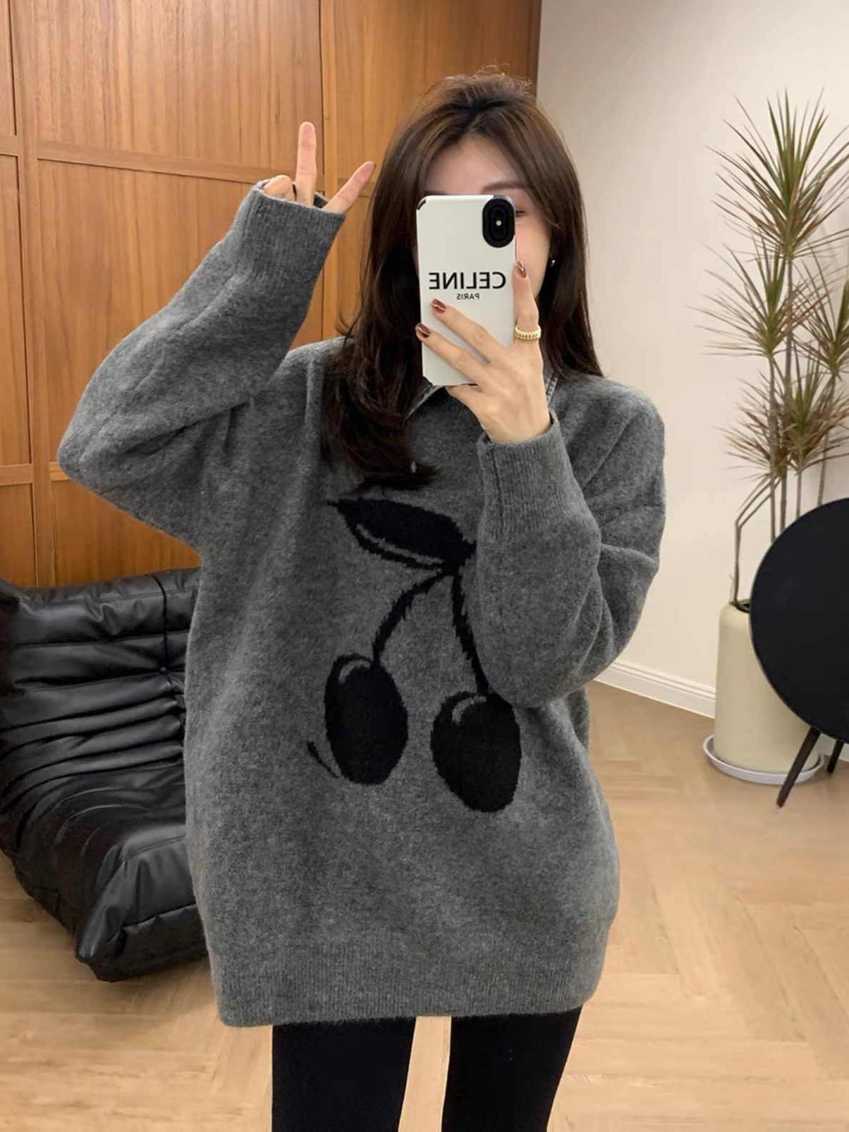 灰色櫻桃刺繡假兩件毛衣女秋冬慵懶風寬鬆時尚套頭針織上衣潮