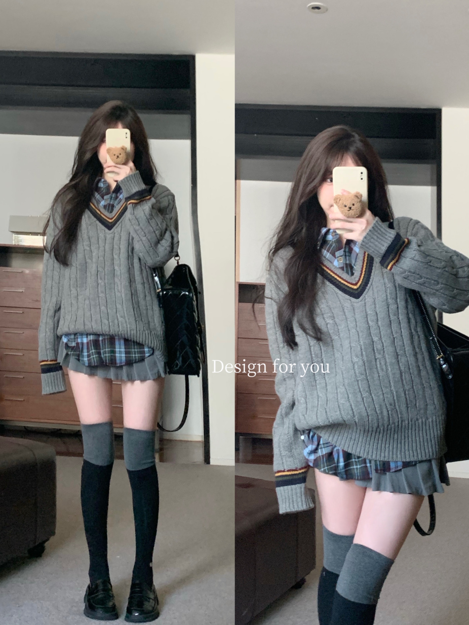 實拍~ 慵懶學院風V領套頭毛衣+設計感長袖復古格子襯衫