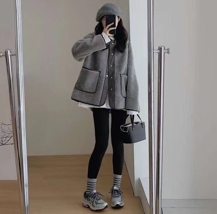 2023冬季新款韓版設計感拼色邊圓領單排扣上衣羊羔毛外套女
