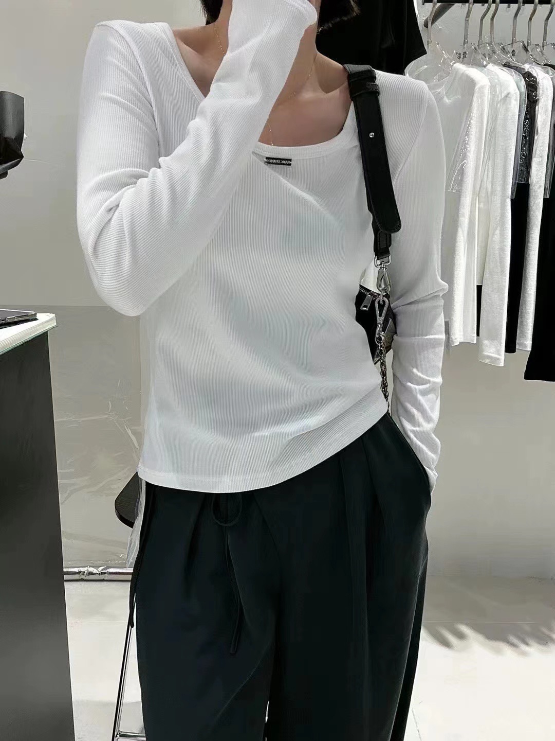 韓國長袖U領T恤女2023秋季新款簡約高彈力純色磨毛百搭打底衫上衣