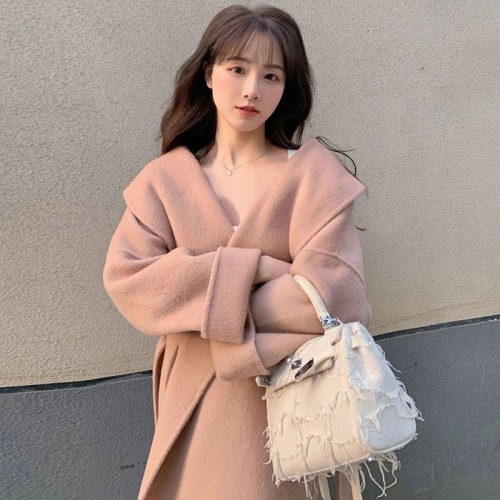 Woolen coat for women, college style Korean style  winter pink niche temperament woolen coat for small people