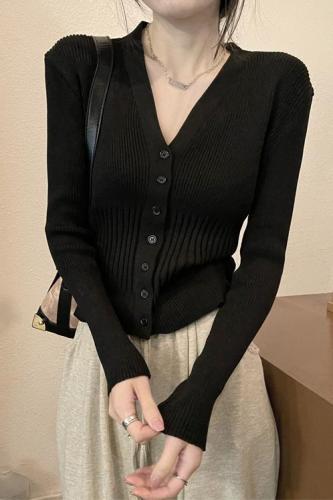 Real shot of winter soft and skin-friendly lapel strips for women, versatile Korean style slimming sweater cardigan top