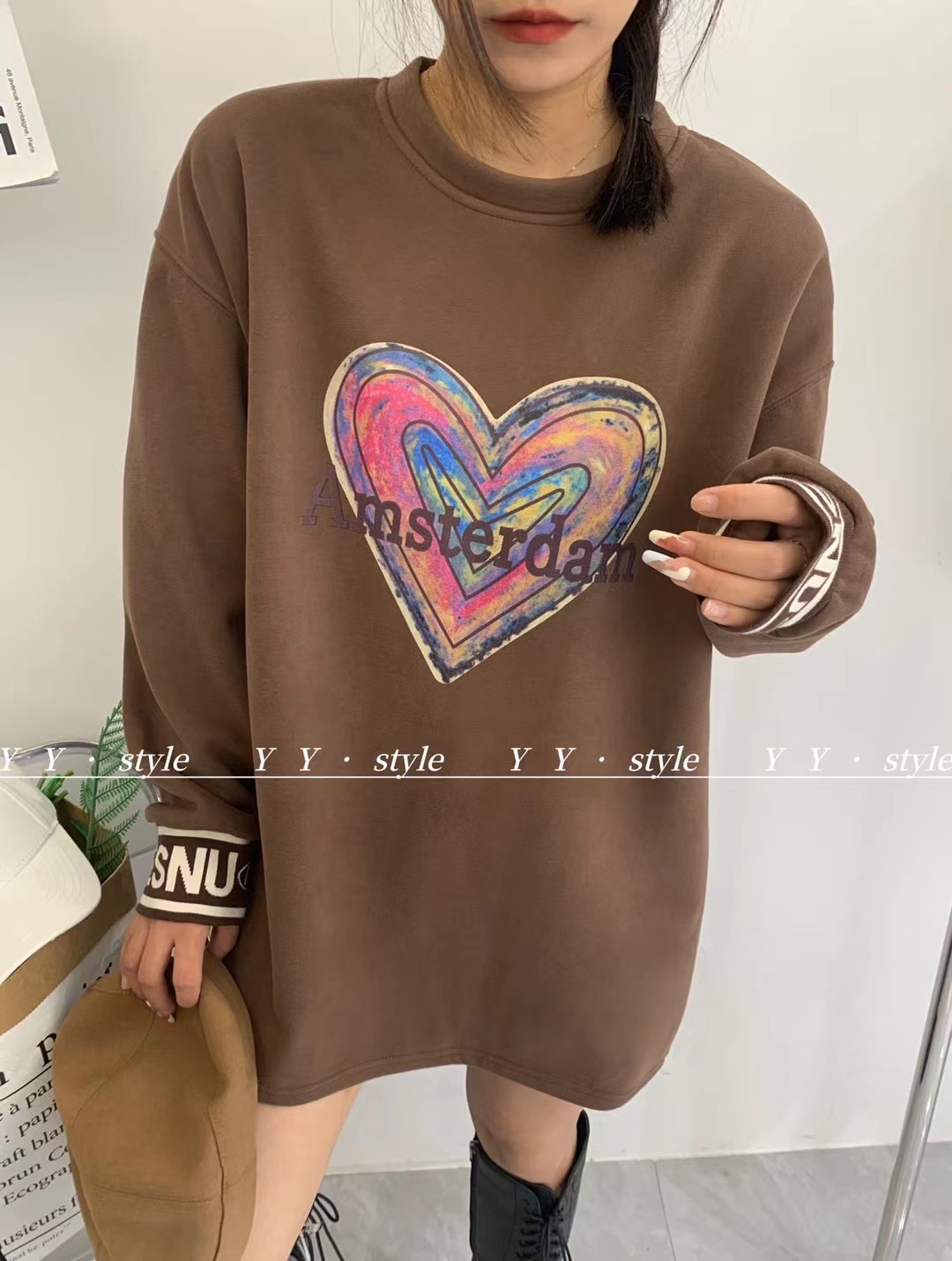 Love long-sleeved T-shirt women's autumn and winter 2023 new loose and versatile mid-length velvet thickened bottoming shirt top