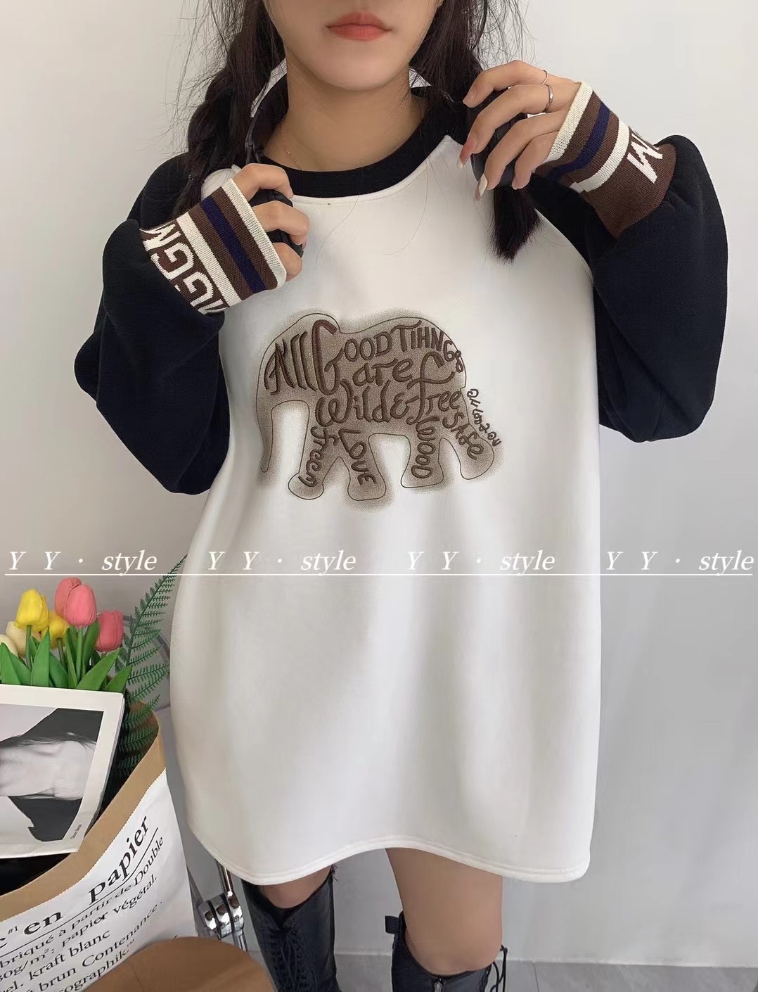 2023 new autumn and winter fashion versatile stitching contrasting color cartoon embroidery elephant age-reducing long-sleeved plus velvet T-shirt for women