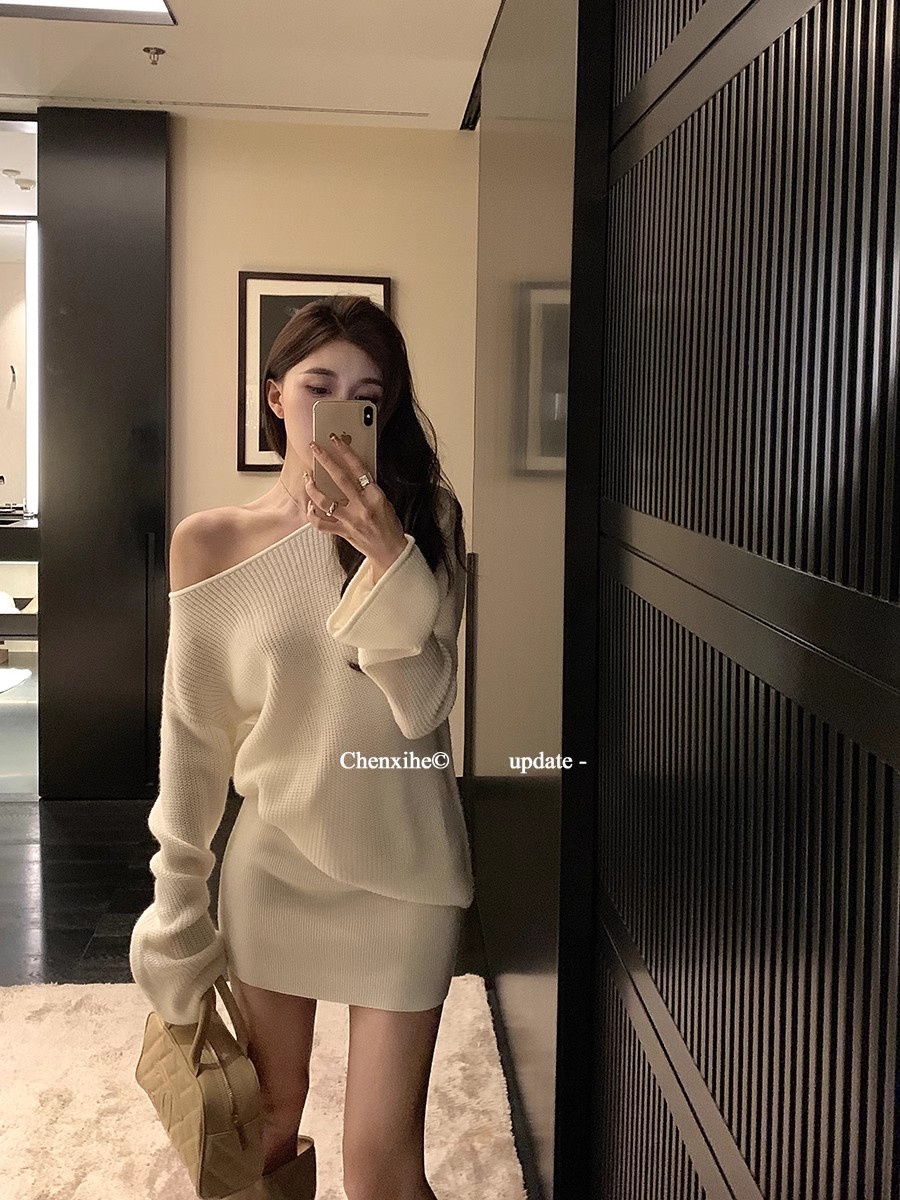 何晨曦 miu系穿搭慵懶純欲含30羊毛一字肩毛衣女